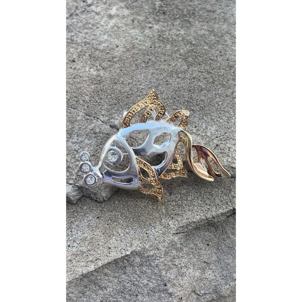 Vintage Brooch Silver/Gold-Tone Fish Blowing Rhinestone Bubbles